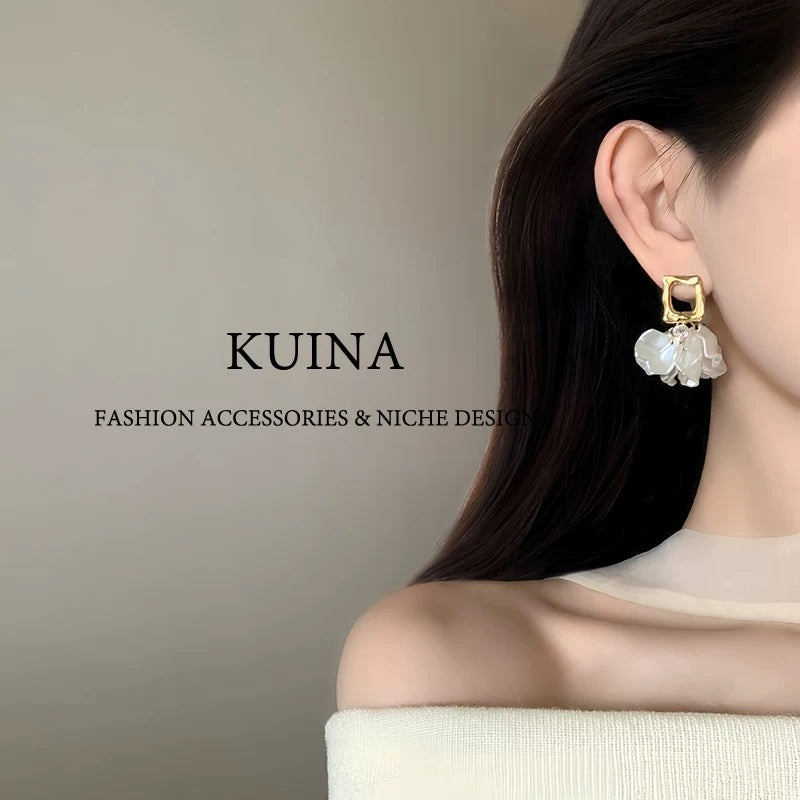 Bloom in Gold