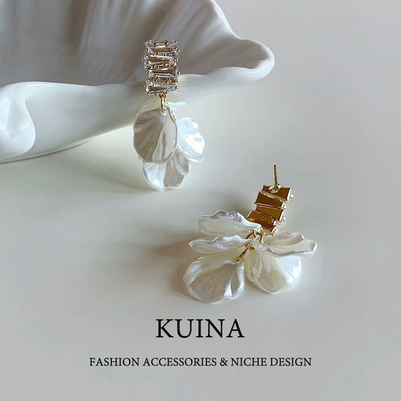 KUINA
Minimal Jewelry