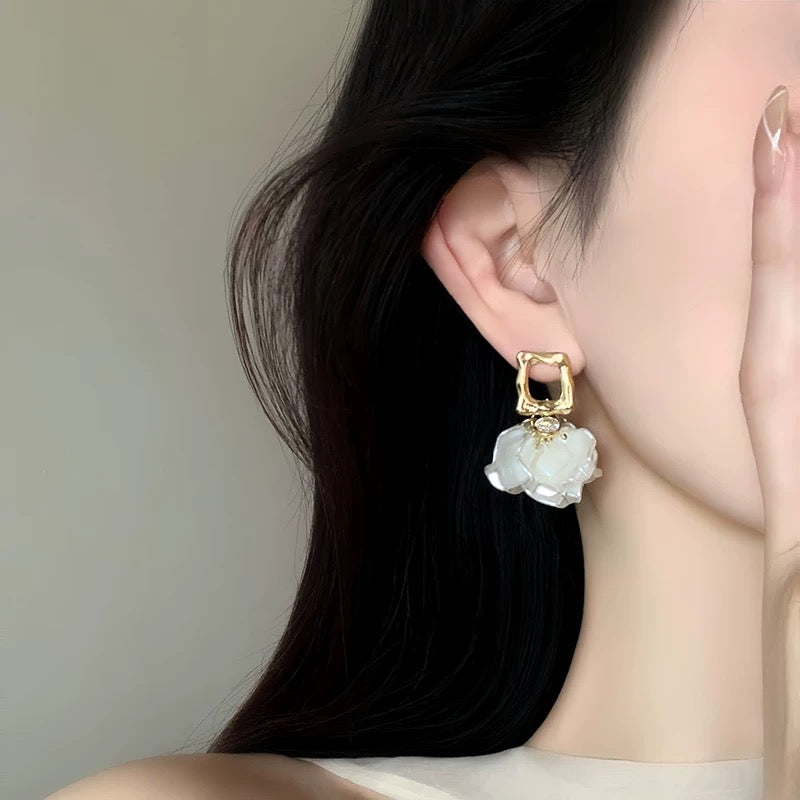 Bloom in Gold